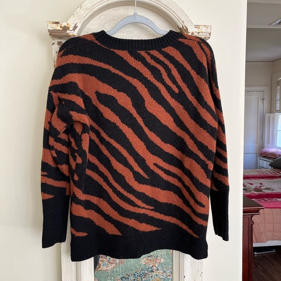 Excellent Condition French Connection Tiger Striped Sweater Size Small - Picture 3 of 3